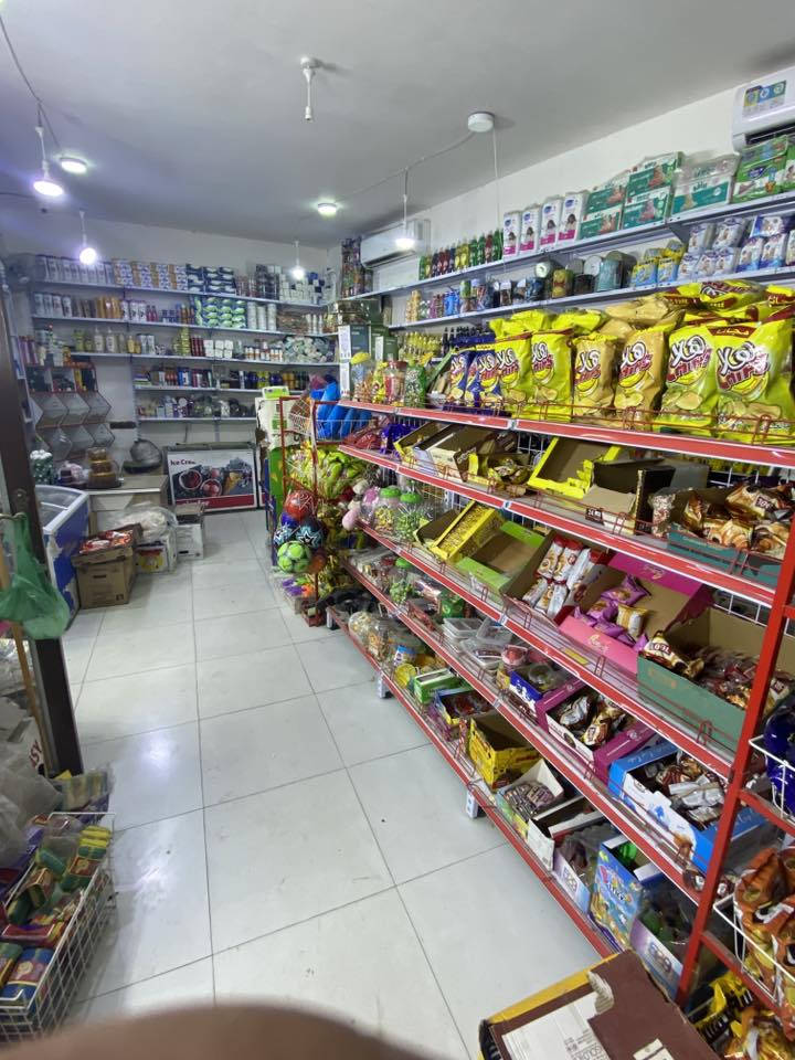 اسواق للبيع العنوان كربلاء الحولي 100 داخل مجمع جنة السلام سبب البيع عدم الفراغ السعر انتصل عله هاذه الرقم ***********
