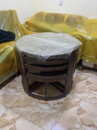 ميز بلازما • نظيف ٩٥٪ • ميز طعام