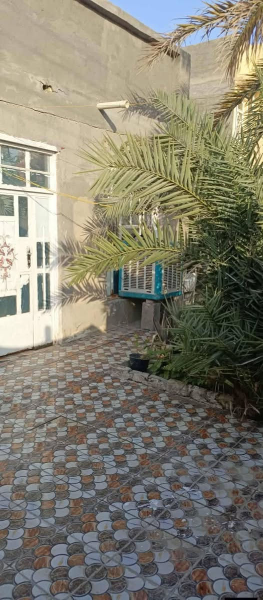 بيت للبيع طابو صرف
حي الزهراء بشارع العماره 

المساحه 200م      طابو صرف 

بيتيحتوي علا غرفه 5/50 ×4

استقبال 6×4

صاله 5×4

مطبخ 4×4

هول 5/50×3

حمام داخلي 

وصحيات شرقي وغربي 

لتصال ‏‪***********‬‏
