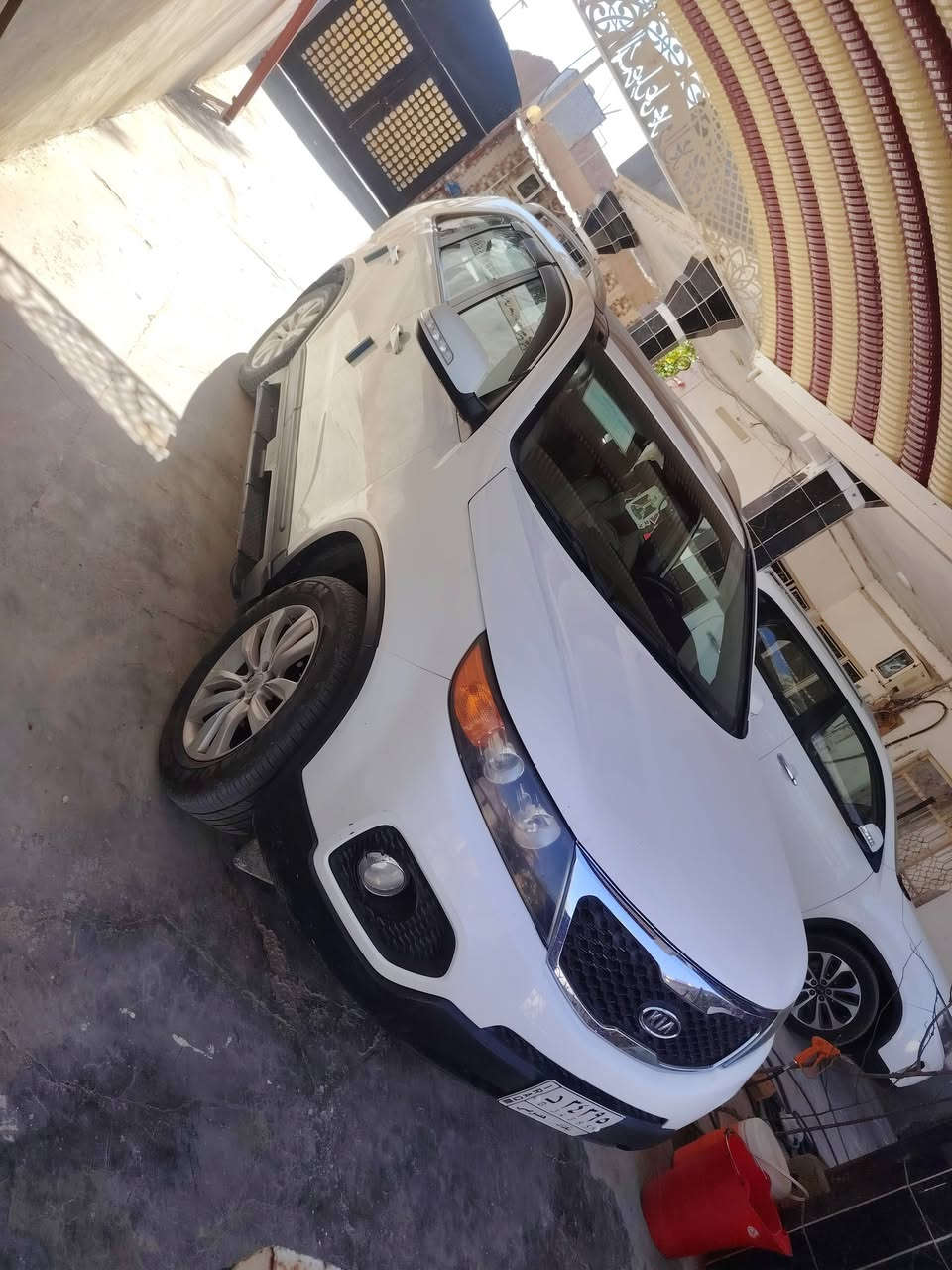 السلام عليكم 
سورنتو للبيع 7 راكب خليجي موديل 2011 فول موصفات مكينه 6 مكفوله كفاله عامه من الصبغ بيه بارد جوه الرقم وبارد گد شبر باب السايق  رقم 📱 بغداد بأسمي تحويل مباشر السعر155 وبيه مجال بصيط للشراي
*********** المكان ناحيه البغدادي قريه الدولاب
