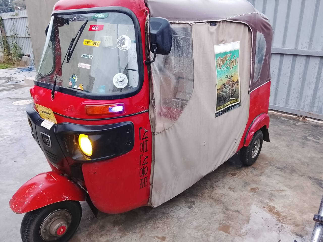 تكتك للبيع باجاج موديل 17متحتاج اي شي كبل للشارع السعر 3500مكاني بغداد الزعفرانيه الهاتف ***********
