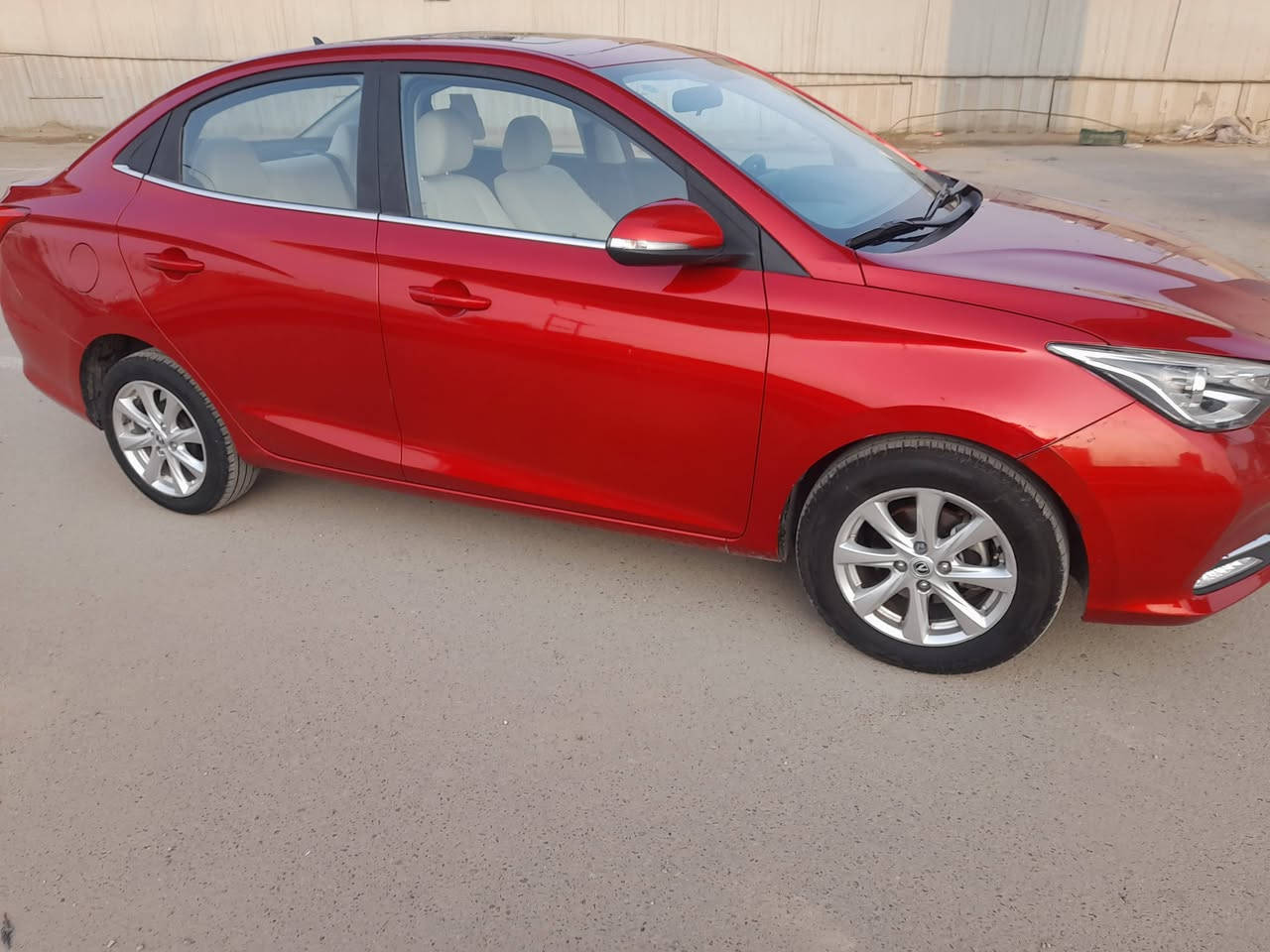 سياره شانجان السفن L7 موديل 2024 لون احمر ماروني. السياره حره فول مواصفات دخول جديد بدون لوحات جاهزه للترقيم ممكن تترقم اي محافظه مدفوع كمرك وضريبه على الكمرك الجديد موجوده في بابل-الحله للاتصال:***********
