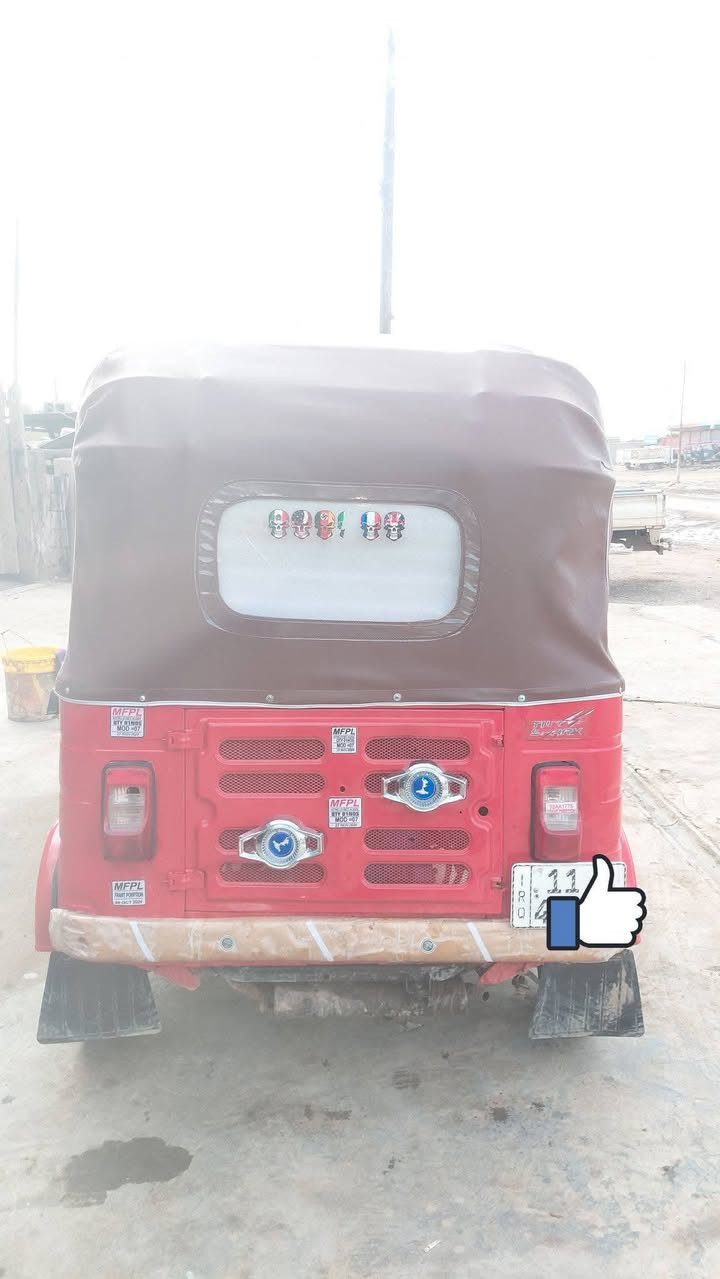 تكتك للبيع 18 نضيفه
مصبوغة عام جمالية نقص بيها بس سلف تحويل ثاني يوم 
السعر 4900 وبيه مجال 
بغداد العماري ***********
