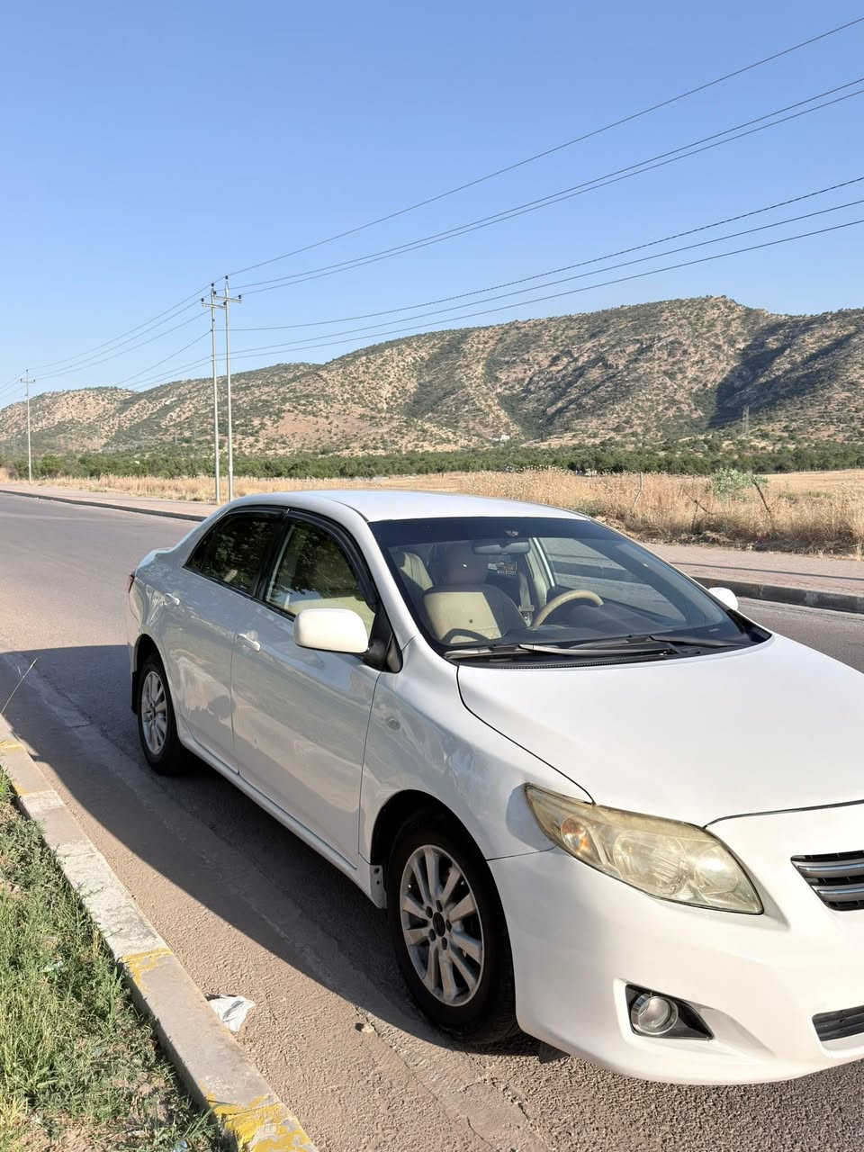 سلام عليكم 
كورولا خليجي للبيع موديل ٢٠٠٨ محرك ١٦٠٠ 
بدون صبغ 
كير و محرك بشرط 
طخم اطارات جديدة
مكان السيارة دهوك 
السعر  ٩،٨٠٠ $ بيها مجال قليل 
كورك و رقم واتساب/ ***********
