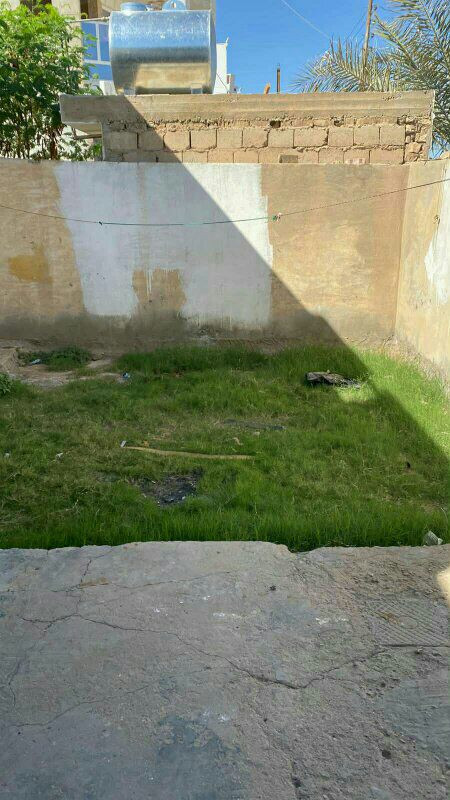 سلام عليكم بيت للايجار في منطقة الخمسة كيلوا قرب جامع الشهداء
سعر الايجار 350 الف بي مجال 
يحتوي ع غرفة نوم 
وهول وديوانية ومطبخ 
كراج سيارة وحديقة البيت طابق واحد المساحة 200 متر للاستفسار الاتصال بالرقم وتساب***********
