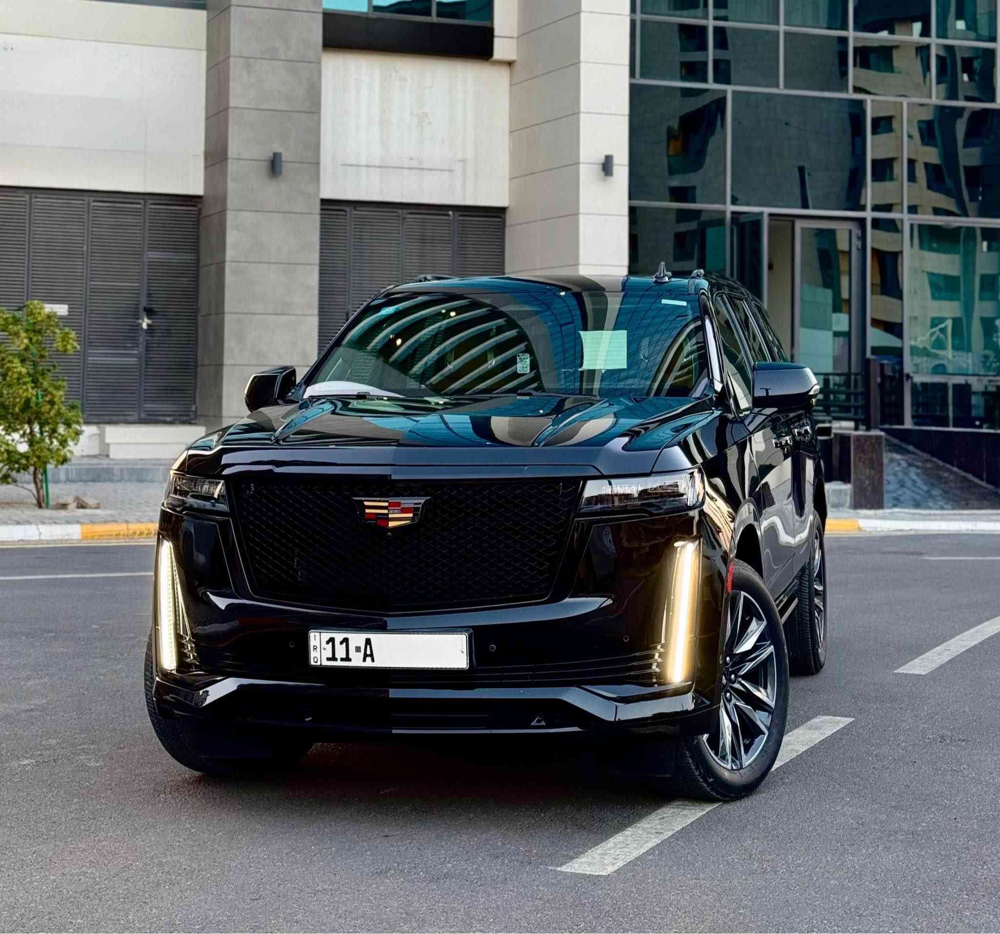 كديلاك اسكاليد 2023
خليجي وكاله المنصور 
30 الف كيلو ماشيه 
فول موصفات 
1. داخل مشمشي 
2. بانوراما 
3. 36 سماعه 
4. بصمه تشغيل عن بعد 
5. دفع رباعي 
6. كامرات 360درجه
7. صندوق كهرباء + ع حركه القدم 
8. كشنات تدفئه تبريد 
9. شاحن لاسلكي 
10. جكات 
11. لد داخلي متغير 
12. تبريد 3 قطع 
13. داتشو عداد بالجامه 
14.  شاشات خلفيه 
15. كأمره بالمري 
16. صيانه بالشركه مجانيه دهن فلتر مجاني 
17. رقم بغداد تحويل مباشر
18. ملاحضه بيه قطعه مبدله نفس آلون وكاله 
19. مغلفه ppf بالكامل   
20. مكان السياره بغداد
21. السعر 760 ورقه 
22. الاستفسار *********** بغداد, العراق
