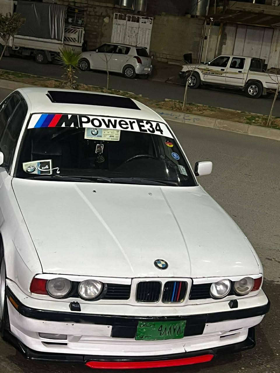 سەرەتا بەناوی خوای گەورە BMW 520  دیجیتال مۆدیل ٩١ئارم پلاستیک هەولئر بەشەرتی ئارموو ئەوەلیات دوو جام کارەبا قفل مەرکەزی Abs  تەبریت ساردوو گەرم  گئرو مەکینەی بە شەرت توندو تۆلە کوشین کامل جلدی بۆ کراوە ناو داخلی گلەی لەسەر نیە  گئچەکانی کامل ئیش دەکا کارەباهی کامل مەزبوتە بئ لئدان پئشوو پشتی کەپسە بئ لئدانە سبووغی بیلادیە سئ  پارچەی پئشی سبووغە بئ ناو گرتن سەحری خوار هەموو بازار ٣٧  مەجالئکی برایانە ئەوەش رەقەم تەلەفون  
  ادمین گیان وە ری گره سوپاس
*********** 
تیبینی ٸە وە رە قە می ساحیبی تە لە فۆنی بۆ بکە ن أربيل, العراق
