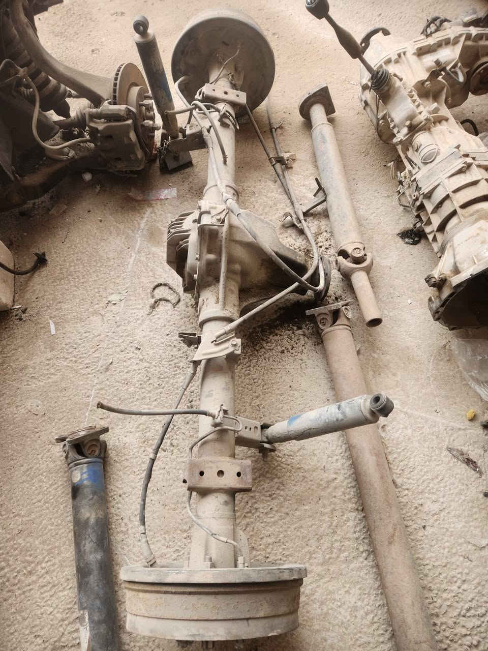 بيبان وبطاين نيسان نيفارا للبيع توصيل لكافه المحافظات لاتصال *********** السعر على الخاص
