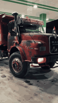 السلام عليكم  لبيع كلاب مان  موديل 1981 احمر سياره بلادي   السياره بسمي السنويه السياره مشروع وطني اي مكان التحويل  هزه جديده  رقم المثنى رقم جديد دولي مكاني صلاح الدين تكريت..اتصل ***********2
