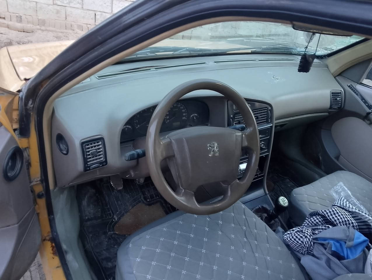 2010 مكفوله من الصبغ والتبديل تبريد ثلج محرك وكير خير من الله مصفره هيئه وغرامات السياره السنويه2028 بسمي مداور ثاني يوم السعر 32 وبيه مجال *********** بيه واتساب
