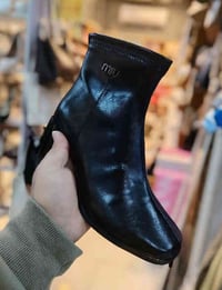 بوت كعب 7سم • مقاسات 37-41 • ديالى المقدادية