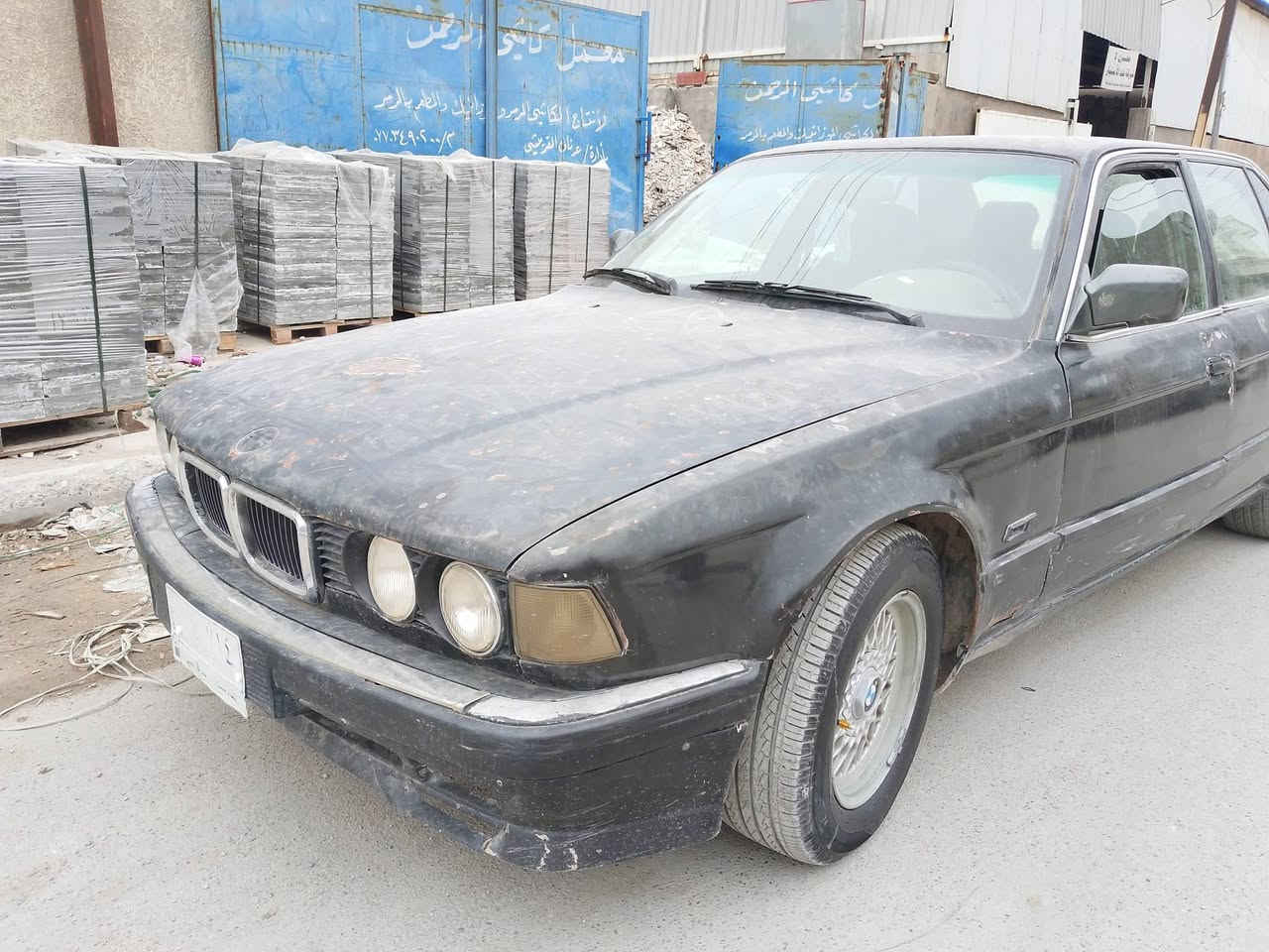 سلام عليكم سياره بي ام 735 جير ومحرك مقفولات رقم قادسيه مشروع وطني السعر 28 وبيها مجل ***********
