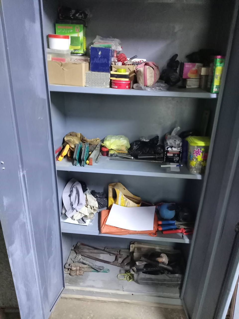 جك 20طن لوكر حديد نضيف
للبيع الديوانيه ***********
***********
