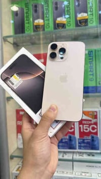 ايفون 16 برو ماكس نضافه مليار بالميه لون مميز صحراوي 🤎 ذاكرة 256 بطاري...