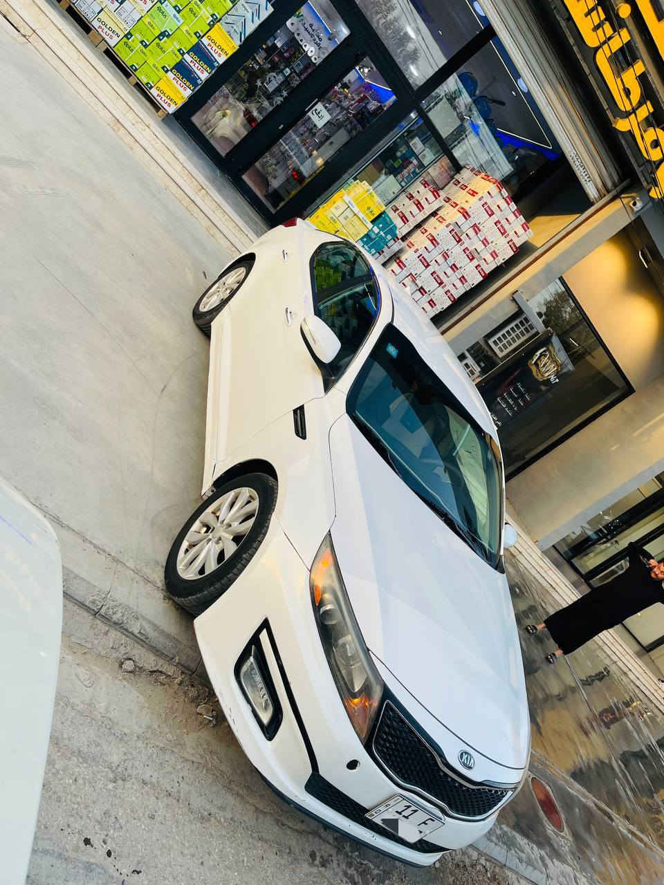 السلام عليكم 
 كيا اوبتيما 2015 لون بيض صدفي وارد امريكي
      رقم بغداد دولي سنويه لل 31  
مكينه 2400 مامفتوحه شرط الفحص 
     فول مواصفات واحد ع واحد عده البنراما 
بيه ( جاملغ امامي مبدل و قبق الجنطه صبغ والباقي كفاله شرط الفحص )
    السياوه كامله والكمال الله ماناقصه كلشي 
السعر  ( 115 ) وبيه مجال حك الجيه 
    الشراي يتصل *********** 
مكان السياره بابل 
          الخاص مغلق  بدون حراج
