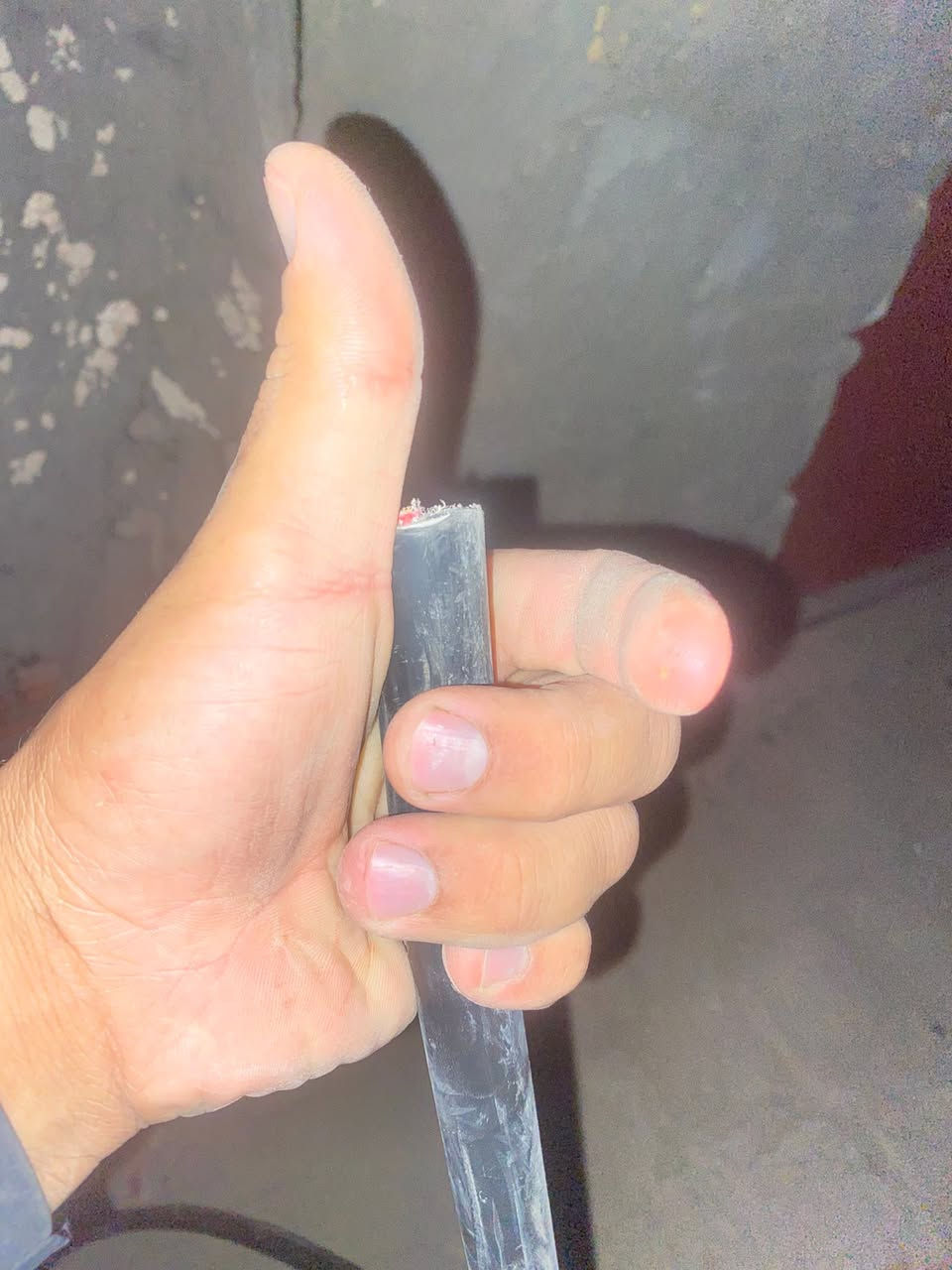 سلام عليكم عندي كيبل جديد 16*4سعر المتر 13 الف نهائي 37 متر ***********
