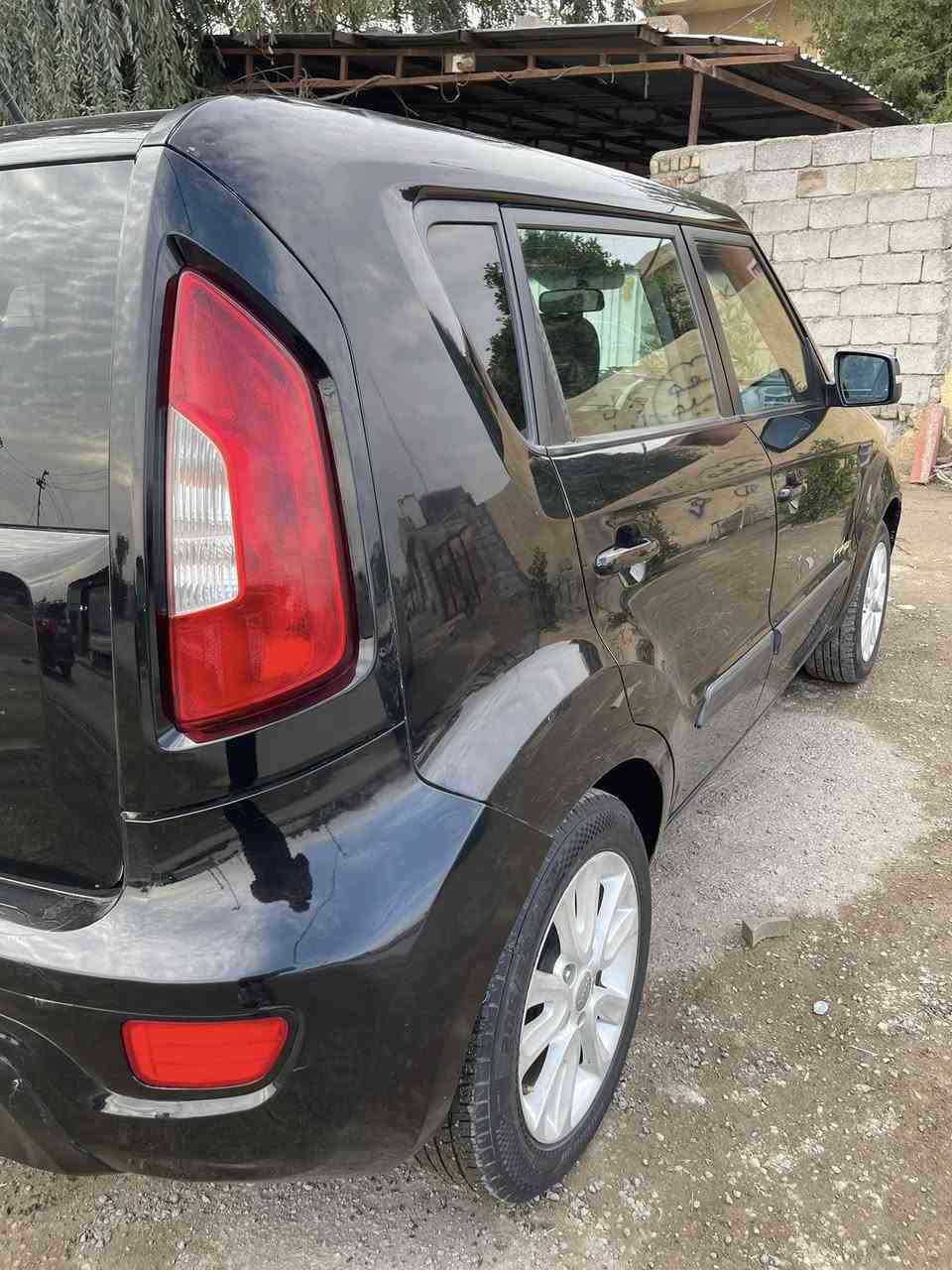 السلام عليكم كيا صول وارد امريكي موديل 2013 محرك 2000 السيارة جاهزة من كلشي من كهربائيات من تدفئه من تبريد كله جديد وجاهز بيها فقط قطعتين صبغ البنيد والجاملوغ الامامي بدون لا ضربة ولا دواخل بأسمي تحويل ثاني يوم مكان السيارة ديالى بعقوبة السعر (87) ورقة وبيها مجال للطيبين للتواصل وللأستفسار اكثر *********** متواجد  فقط واتساب حجي ♥️♥️
