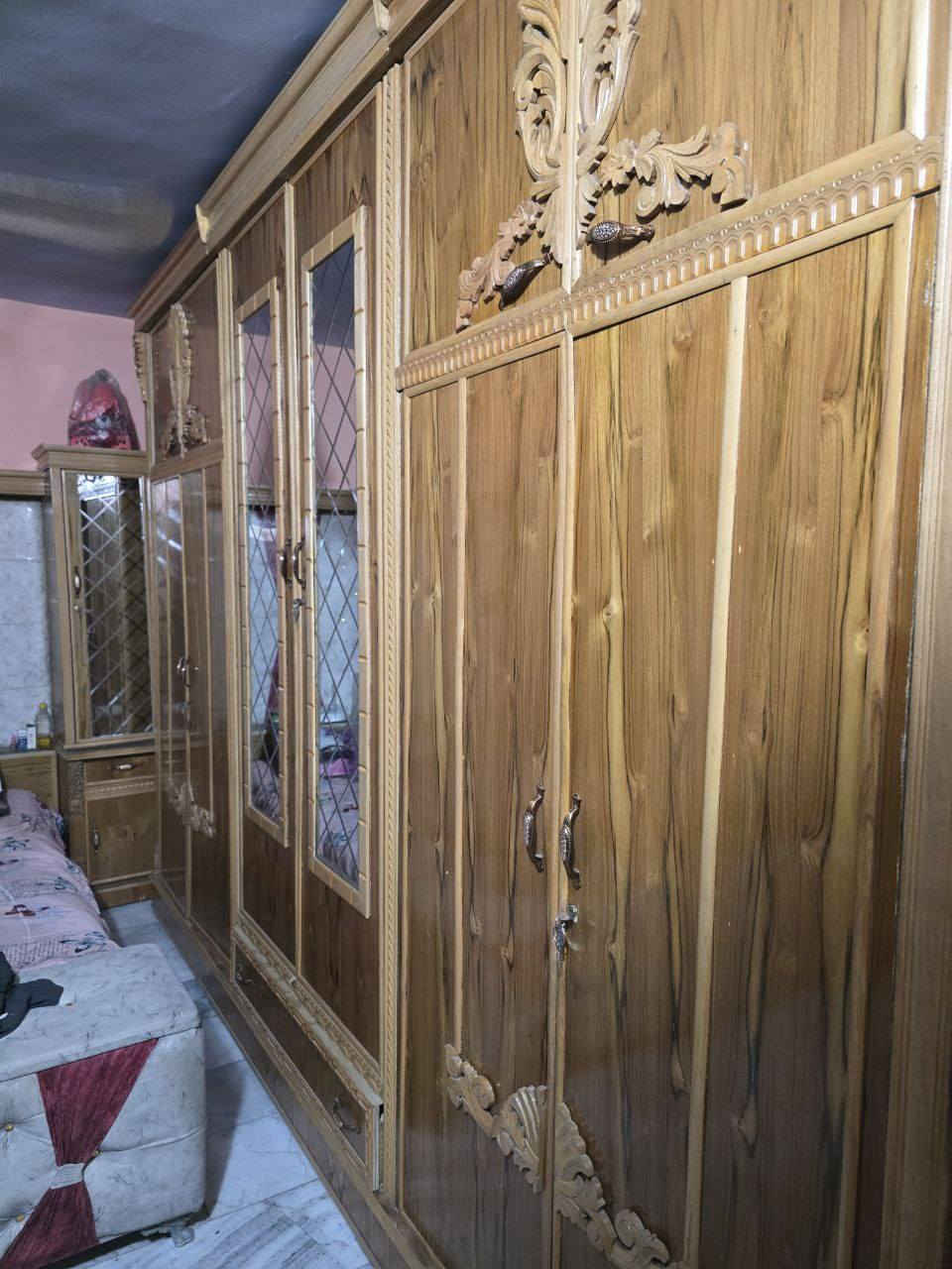 السلام عليكم غرف مسرح لبيع زان اصلي ماصارلي هواي من فصلتهه اخذتهه 3 ملاين ونص اريد ابيعه السعر 1700 مكاني بغداد الكمالية رقم ***********
