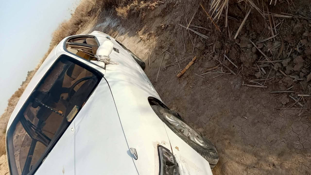 شيزر للبيع موديل 93 كير ومكينه نضاف حداديه زينه كهربائيات شغاله سنويه صاقطه مكانه ناصريه غراف. لسعر 40وبيه مجال  ***********
