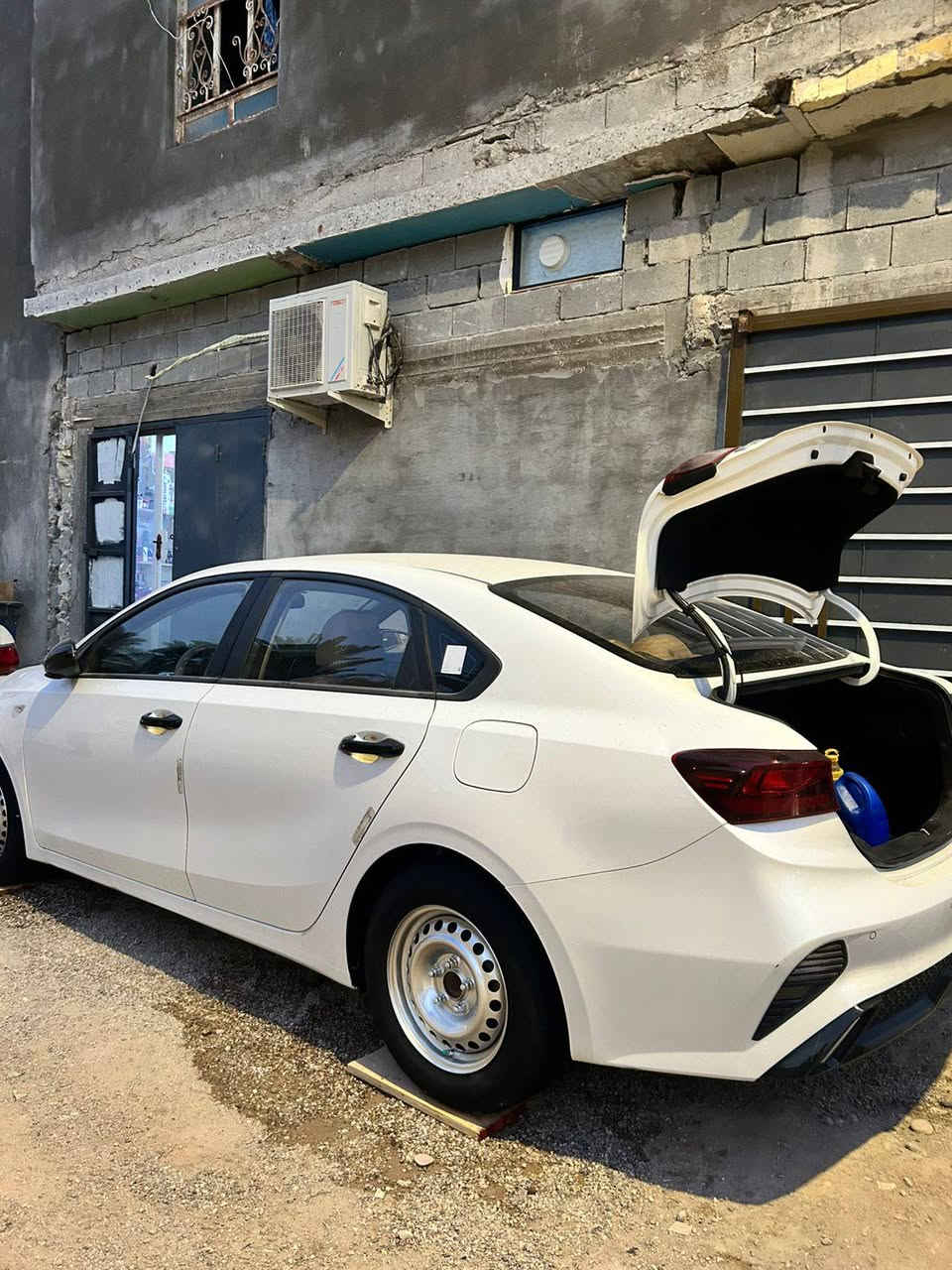 الله مصلي على محمد وآل محمد
سلام عليكم سياره k3مديل 2022سياره خير من الله كير مكينه تبريد تدفئه حداديه سياره ما مخليه بعازه مابيه اي برقي نقص سياره رقم بصره سنويه 2030تنتهي وسياره موجوده بل بصره مكانه المطيحه 
السعر 128وبيها مجال 
***********
