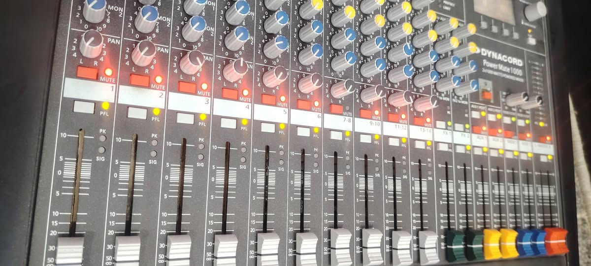 مكسر دينكورد ١٠٠٠ بور.  خير من الله شرط الفحص السعر ٤٥٠
بور ياماها 7000 السعر ٢٥٠


**إذا كنت صاحب هذا الإعلان وتريد حذفه لأي سبب، رجاءا أرسل رسالة إلى الدعم الفني**