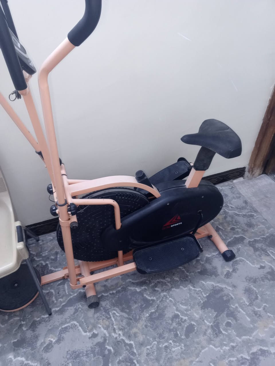 بايسكل رياضه للبيع مستعمل شي قليل السعر 200للستفسار ***********
