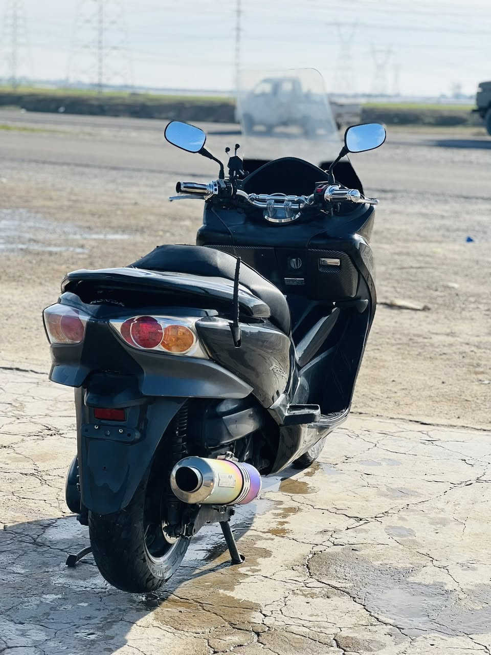 سلام عليكم فورزه 0/10 شرط محرك مامفتوح شريكه ماشيه 30 الف سعر 14$وبيه مجال مكاني الاسحاقي رقم الهاتف ***********
