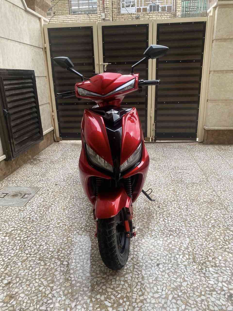 سلام عليكم دراجه شحن سكنس للبيع دراجه نضيفه كلش كلشي مناقصه ٦ بطاريات مسطره ملف ٢٠٠٠  سرعته ١٠٠ يعني بيه شخوط بسيطه   شاحنه ذكيه توصل ١٠٠ تطفه الشاحنه  وبيه نضام بك (R) ٣ نمر كهربائيات كله تشتغل تمشي ٦٠كيلو  مكاني بغداد البلديات متواجد ماسنجر او واتساب *********** سعره ٨٠٠ بي مجال
