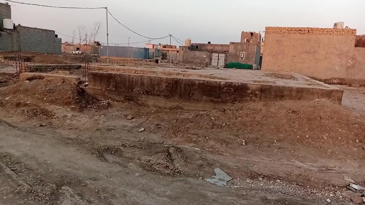 السلام عليكم
بتلو للبيع 130م
بشارع علي الاكبر يصير وي بيوت الاخيره يعني 
وي البيوت موبالاخير العرض 10*13 مرتب بي غرفتين ومطبخ صحيات داخليه وخارجيه وصاله واستقبال خريطه مرتبه ..رباط شريطي 5 سوف بناء وصبه ملبوخ ومزفت ومدفون جاهز سعره 25 وبي مجال بي مستقبل كلش حلو وانه بخدمه الشراي ...


**إذا كنت صاحب هذا الإعلان وتريد حذفه لأي سبب، رجاءا أرسل رسالة إلى الدعم الفني**