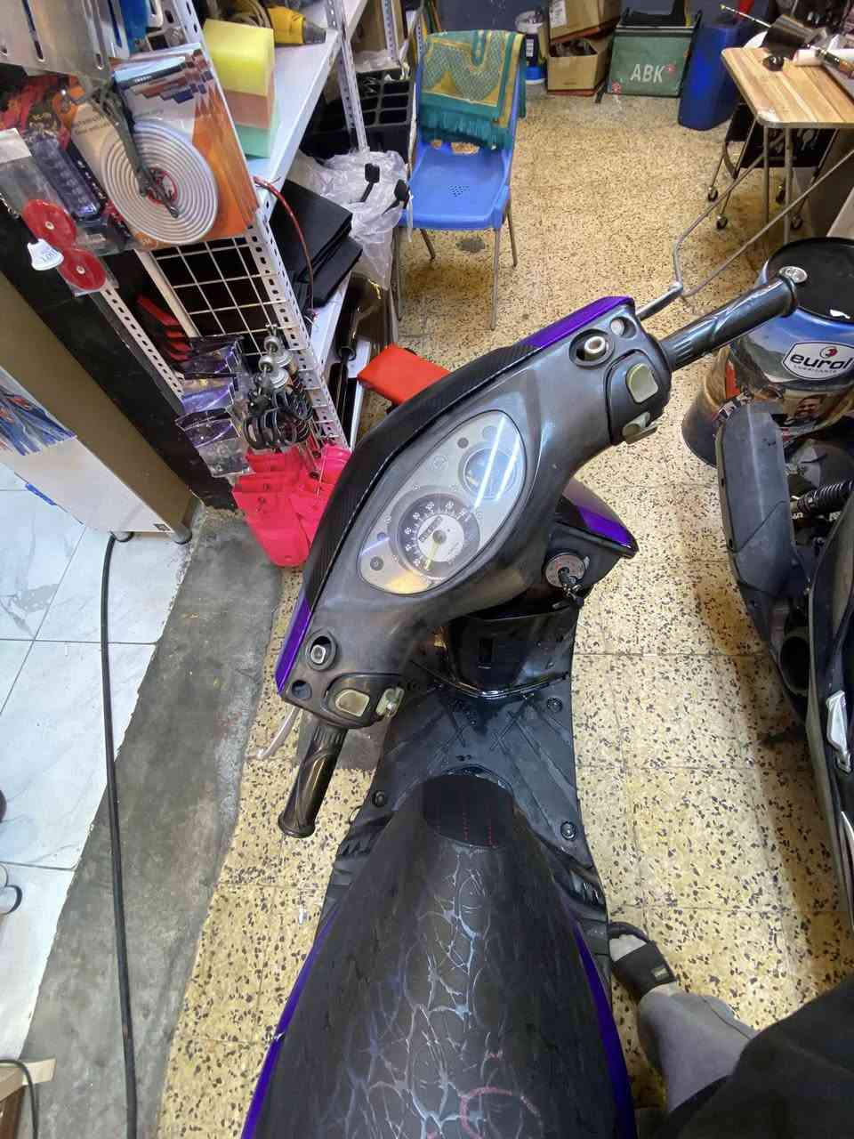 سلام عليكم دراجه ثعلب للبيع مكينه ناعمه اكفله كفاله عامه سعر450 وبيها مجال حك جيتك عنوان بغداد شارع عشرين ***********
