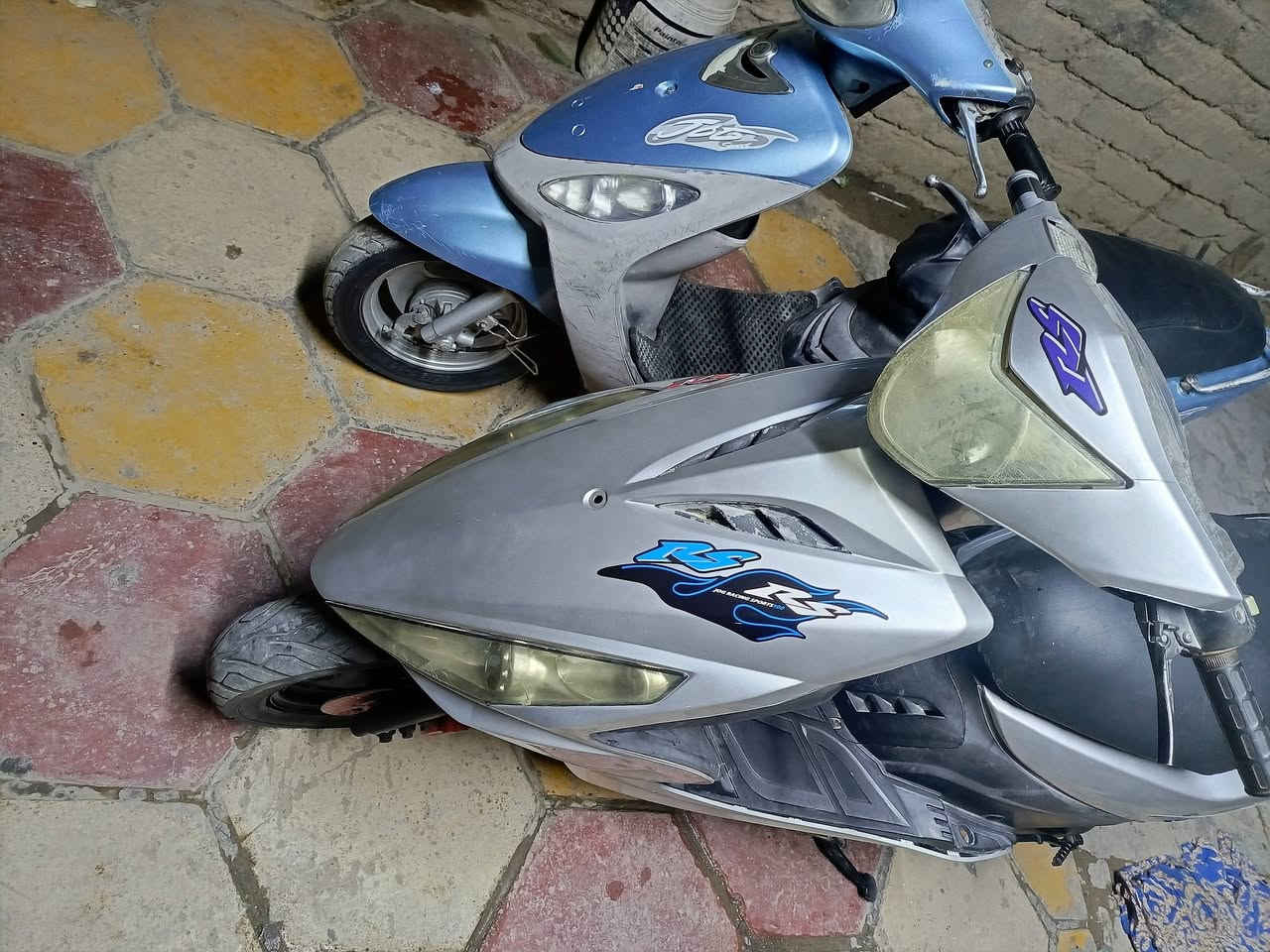 سلام عليكم دراجات البيع نضيفات وحلوات شغالات من طول الطول سلف هندر كهربائيات كلها  شغاله 50 بلاد مكاني صالحيه قرب مركز شرطة شراي يتصل على الرقم ***********
