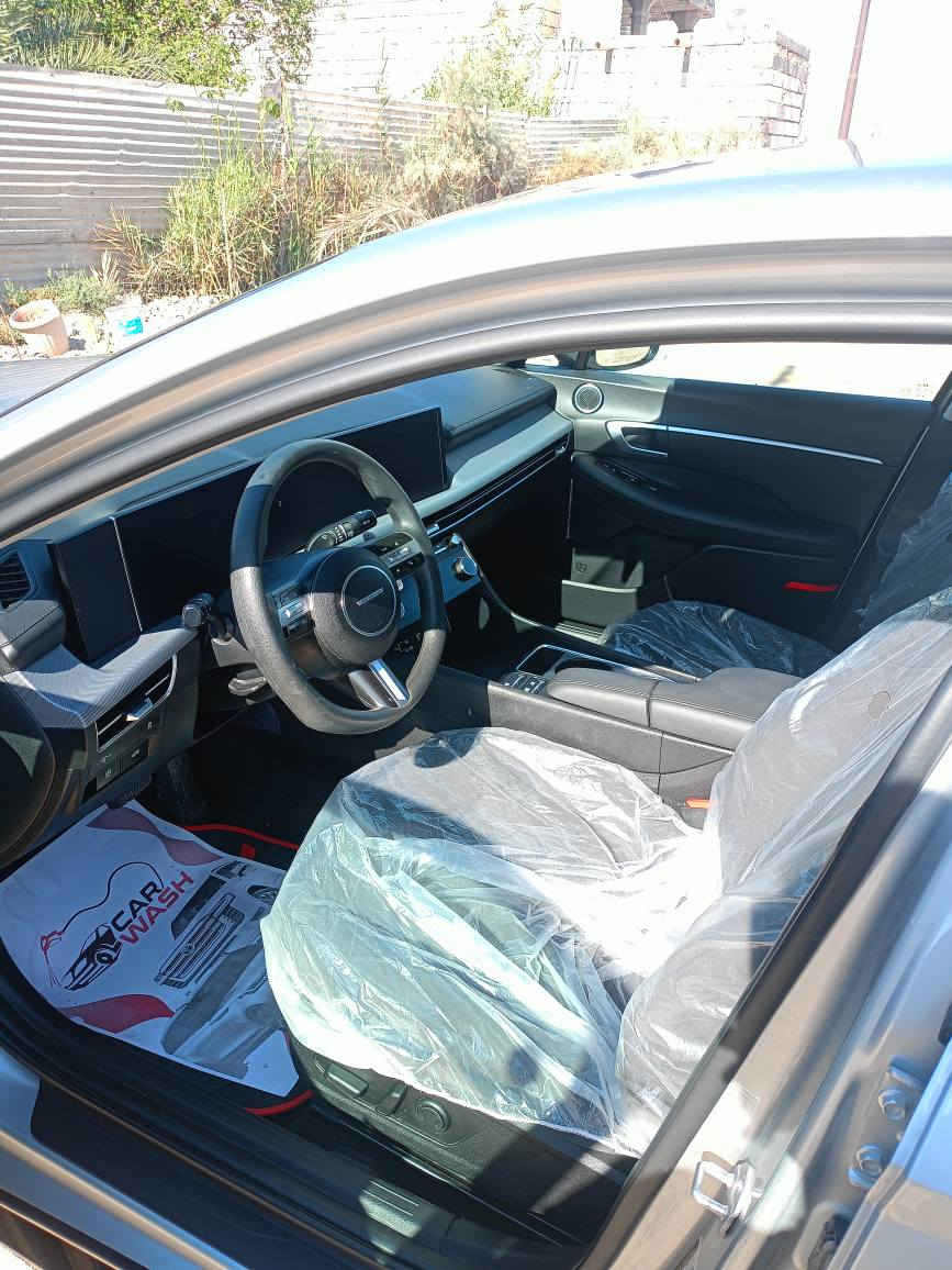 السلام عليكم 
سوناتا موديل 24  سعر 183 وبيها مجال حره باسمي فول عدا الفتحة الشكل الجديد SEL
ماشية 7 الف كيلو لون سلفر 
بيها بنيد ومدكر السيارة  وتشوف بعينك كلش نظيفة جديدة .
المواصفات :
بصمة وتشغيل عن بعد 
تدفئة مقاعد 
قيادة ذاتية 
كشن كهربائي 
الكير 8 نمر
المكان : البصرة 
للاستفسار على الرقم *********** البصرة, العراق
