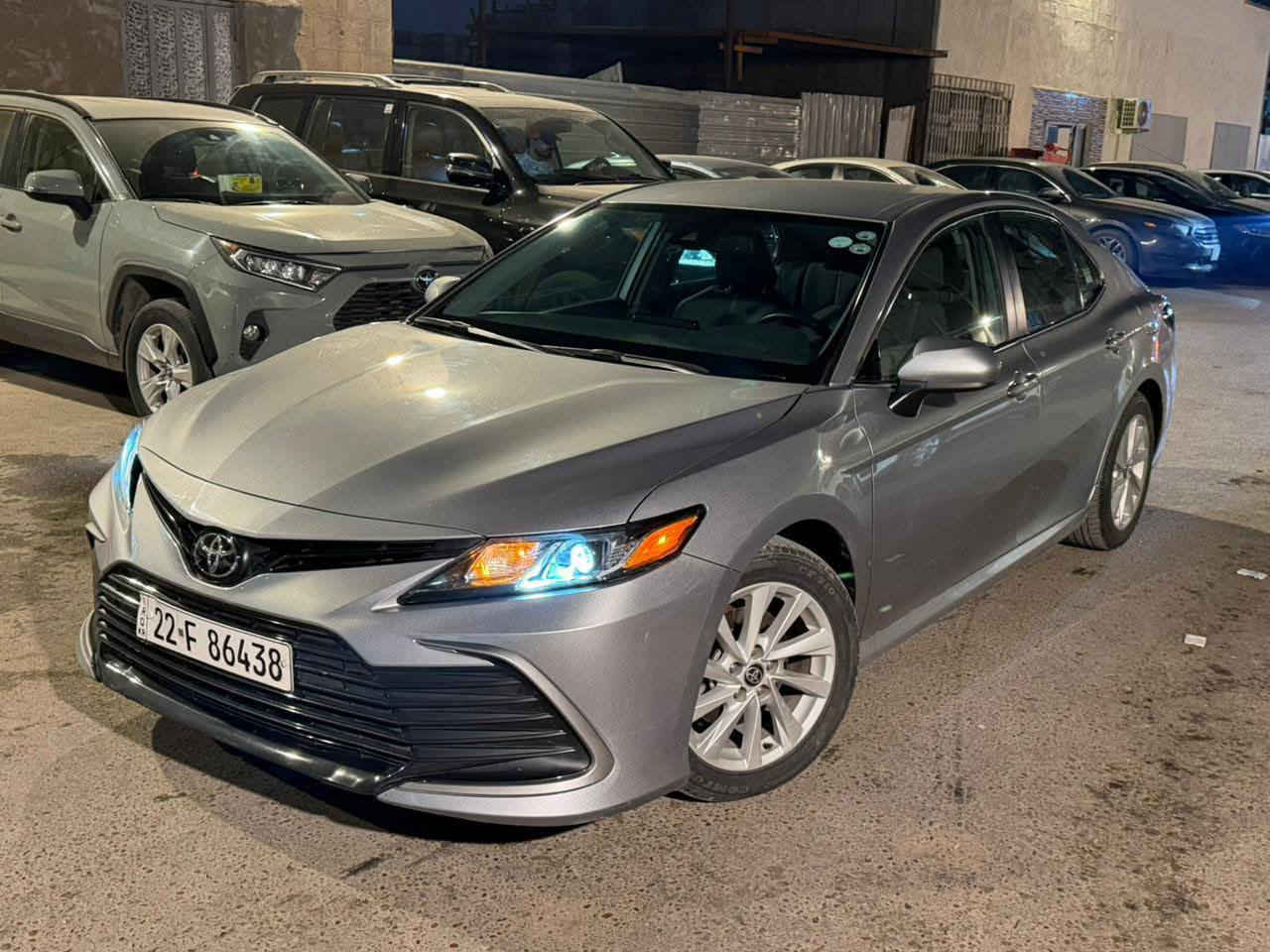 كامري 2022 le بانزين 

مواصفات عادية ماشية 35 الف مايل فقط 
رقم اربيل باسمي تحويل مباشر 

حادثها قطعتين باب السائق و الخلفي فقط
و بيها ملاحظات موضحهن بلصور مثل بارد بلجاملغ الخلفي و شخط بلباب 

الباقي كفالة على وضع الشركة ما بيها اي نقص 
مكينة كير تبريد صدر كولشي مكفول 
شرط الفحص

السعر 🔴 195 🔴 و بيها مجال تعال شوفها و بيك خير و تدلل او مراوس اذا اكو 

مكاني بغداد الغزالية 

للاستفسار اكثر 
‏‪***********‬‏ بغداد, العراق
