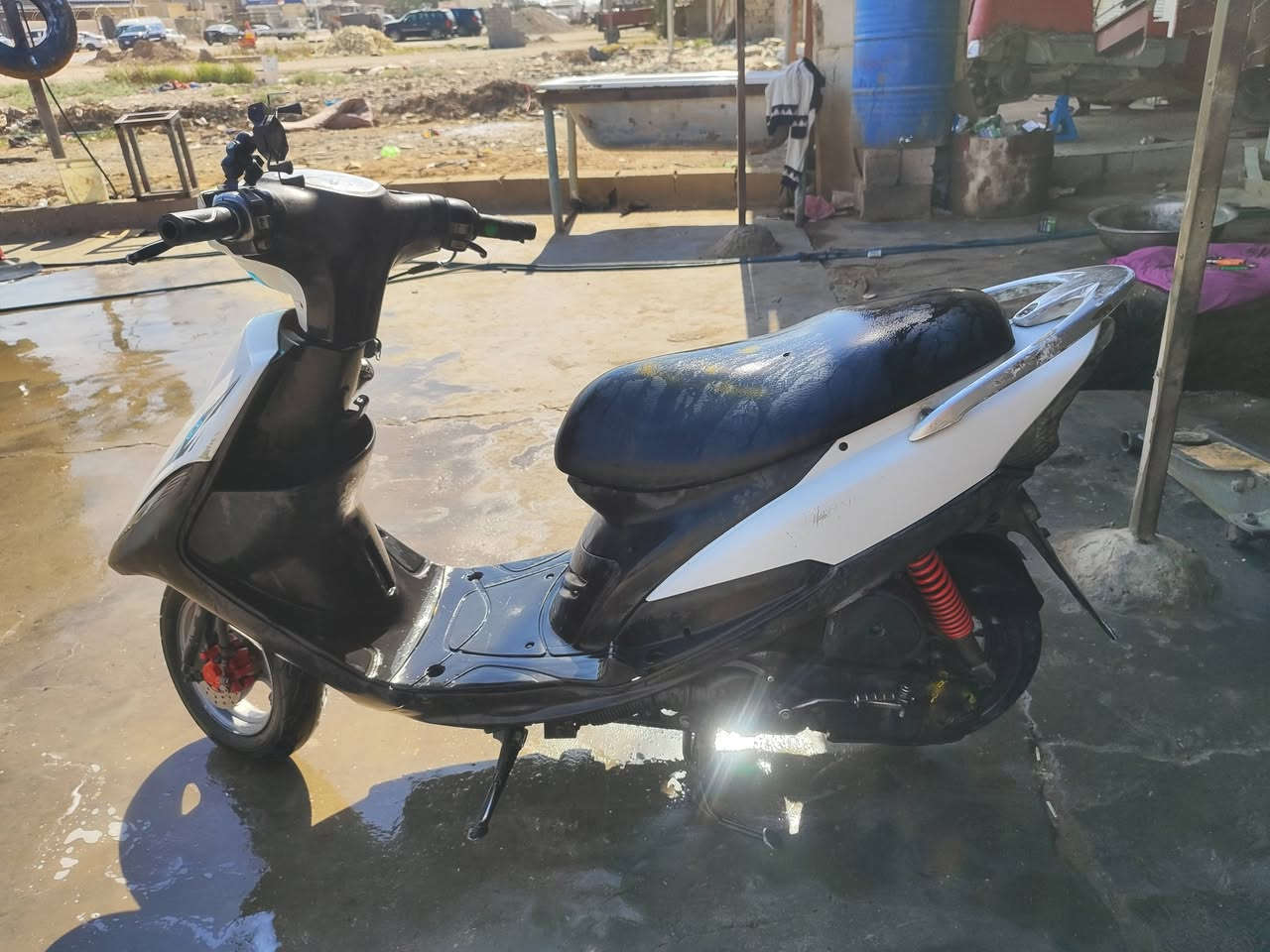 سلام عليكم ماكس عدله دراجه نضيفه بلاديه نكره سلف بكل وقت كلها شغاله ولا برغي نقص سعر 500بيها مجال مكان مجسر لمفرق ستفسار ***********
