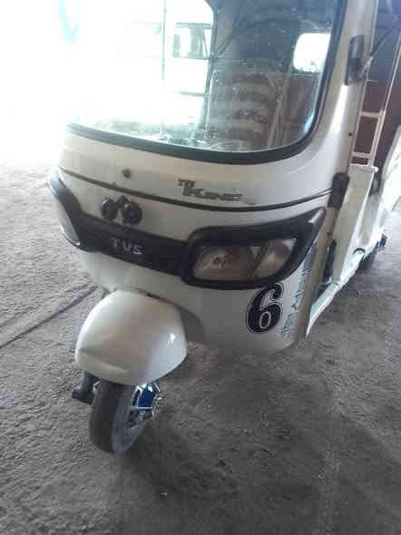 تكتك البيع موديل 20 شهر 11 اوراق أصولي  محرك   سعر 3500 بي مجال  عنوان بابل الحمزه الغربي رقم ***********
