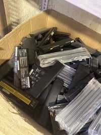 بطاريات لابتوب للبيع للتواصل 07748222102 بي واتساب