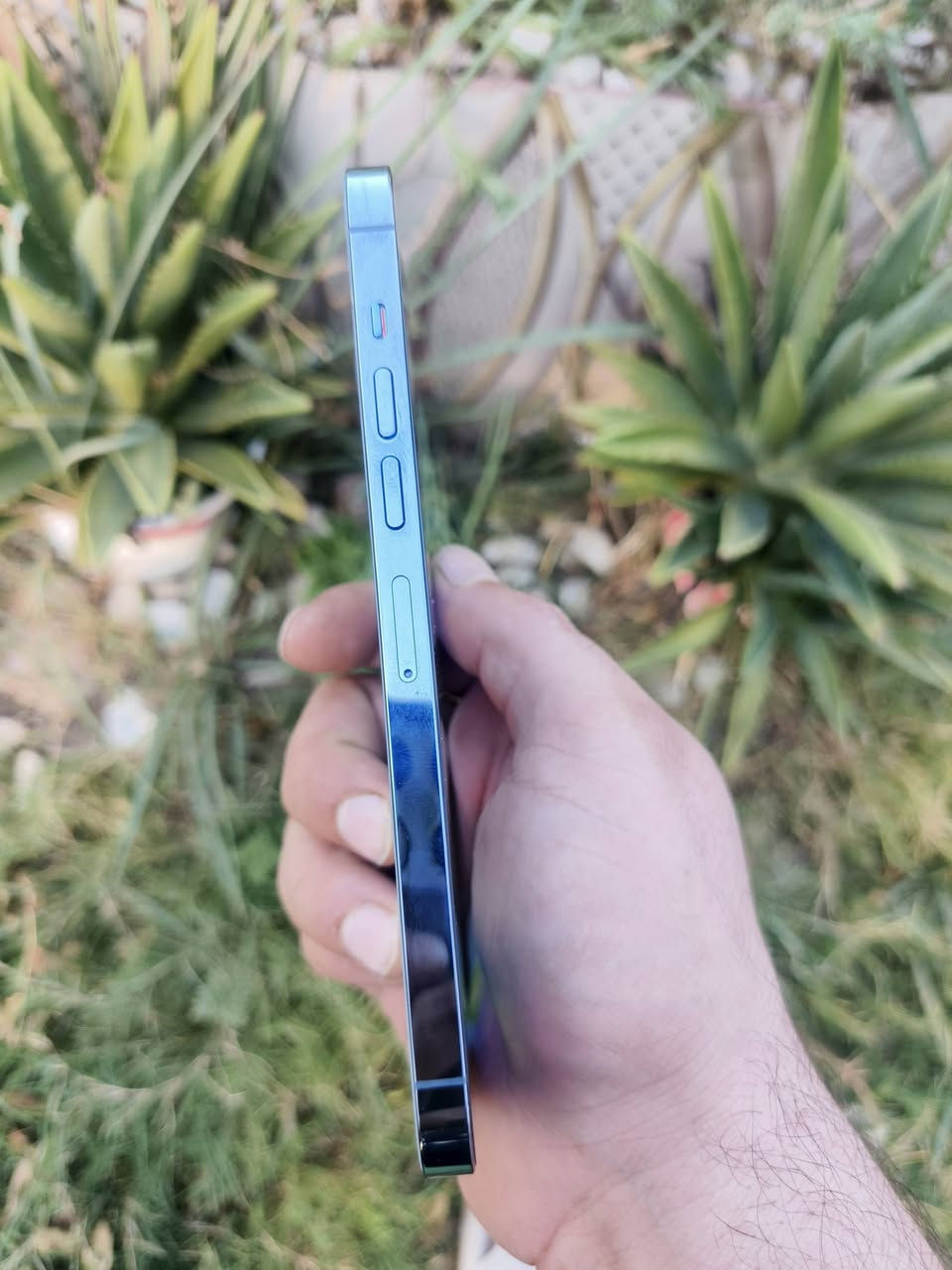 ف13برو ماكس مبدل بطارية فقط والضهر مفطر شرق اوسط 265شوف الفيديو المرفوق في المنشور 550قل***********موجود واتساب
