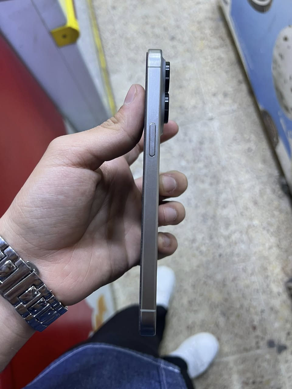 لسلام عليكم
ايفون 15 برو ماكس للبيع ذاكره 256 بطاريه 92 الجهازي بلادي ممبدل شي السعر مليون و100
العنوان "السيديه حي الاعلام
***********
