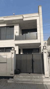 الغدير 
مساحه البيت بناء حديث 144 
واجه 8 نزال 18 

اذا عندك عقار تحب تعرضه للبيع او الايجار اتواصل ويانه
تفاصيل اكثر : ***********
