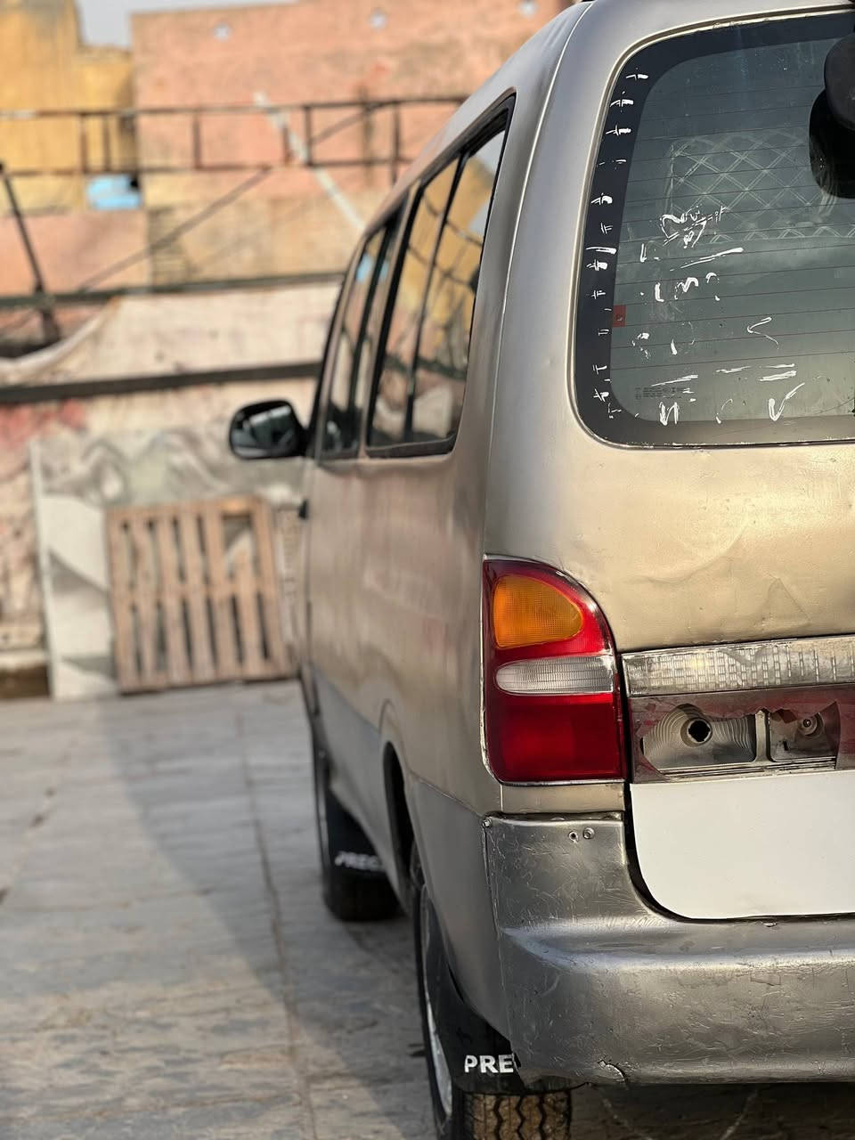 بسم الله الرحمن الرحيم
كيه بريجو موديل 96 معمره جديد المكينه بيه خيط بخار 
كير اكسل شواسي مكفولات 
تخم تاير جديد صدر خلفي امامي جديد كهربائيات كله شغاله عالي ناصي دبل اشاره كشافات سكن سنويه 30 رقم واسط انكليزي مميز تحويل تريد وكاله تريد تحويل هيئه وغرامات مسفره هزه جديده 
المكان بغداد الشعله السعر 43 وبيه مجال ***********
