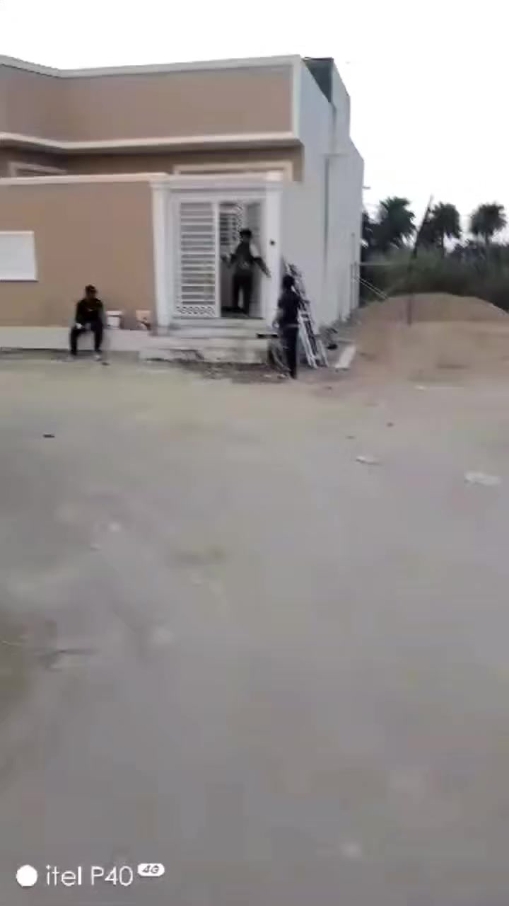 دار للبيع مساحه 150متر بناء طابوك حديث جداا طابوملك زراعي ملاك عراقي ركن شارع تبليط 10متر غرفتين منام صاله درج مجموعة صحيات مطبخ استقبال تواليت خارجي كراج مميز جداا قضاء شط العرب نهر حسن السعر 140 وبي مجال للاستفسار واتساب ***********
 #عقارات_للبيع
