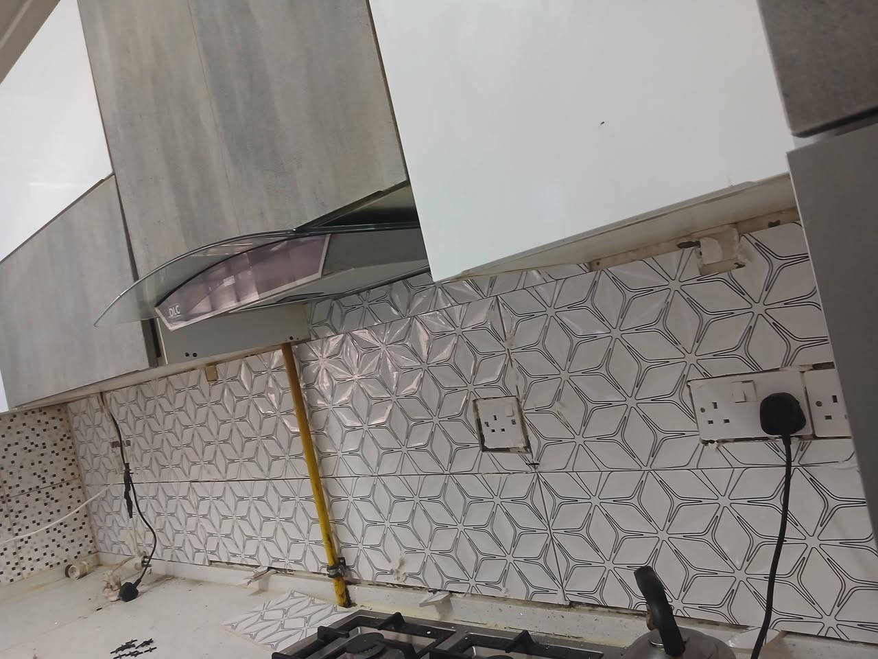 سلام عليكم شتغل تطبيك بورسلين +سيراميك الخالع وتنضيف وتطبيك رقمي ***********
