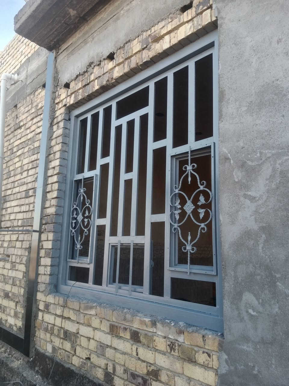 السلام عليكم
صبغ وتنضيف الشبابيك والابوب باسعار مناسبة 
***********
***********
@إشارة
