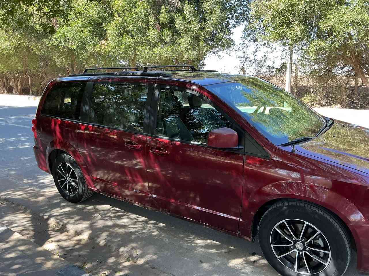 سلام عليكم
دوج كرفان موديل 2019 كلين 

رقم اربيل تحويل ثاني يوم بسمي 

اللون كرزي  

فول مواصفات 

فئة السياره Gt

✅  بوب الخلفيه كهربائيه 

✅  جنطه كهربائيه 

✅  تبريد 3 قطع 

✅  شاشه أندرويد وكاميرا رجوع

✅  حساسات خلفيه 

✅  تحكم ستيرن جهتين 

✅  كشنات جلد 7راكب 

✅  كشنات منفصله 

✅  كشنات كهربائيه 

✅  شاشات خلفيه 

✅  تشغيل عن بعد 

✅  تخم تاير جديد 

✅  فئه المحرك 3600  6سلندر 

✅  فرس ثلاثي

✅  مشدوده منظومة غاز 80لتر 

✅  ويل gt

✅  جام كهربائي امامي خلفي 

✅  بردات خلفيه 

✅  وفتح وغلق الأبواب 

✅  السبير ويل مع العده مالتها

✅  تدفئة كشن 

✅  تدفئة ستيرن  

________________________________________

السياره عائلية ومريحة بل سفر 

السياره نظيفة 

إني موضف اروح للدوام وارجع مصفوطه بل باب 

________________________________________

السياره أمريكي 🇺🇸✈️

كلين مابيها أي ضرر

________________________________________

📍نجف 

كوفه حي المتنبي 

***********واتساب 📞

السعر المطلوب 200وبيها مجال بسيط
