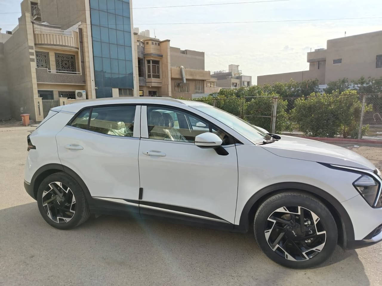 تلفون *********** براء موفق سيارة كيا سبورتج ٢٠٢٣ فول كراسي كهرباء وتدفئة تشغيل عن بعد بدون بنوراما.ماشية ١٣ لون ابيض قماره حديد مرغوب حساسات أمامي خلفي وجوانب تاير ويل حجم١٩ السعر ٢٢٥ بغداد, العراق
