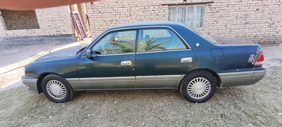 السلام عليكم من رخصت صاحب الكروب سياره راس الثور فلات للبيع المواصفات
كشنات اماميه كهرباء 

موديل 1995

تايرات جدد 4

حداديه جديده 

سياره مشروع وطني 

سنويه لل2027

مكينه3000فيشتين كير مكفولاة

كهربائيّات كله شغاله 

السياره بيه ضربات بسيطه بالجاملغ الخلفي مبينات بالصور

مكان السيارة ديوانية قضاء غماس 

للاستفسار ***********
