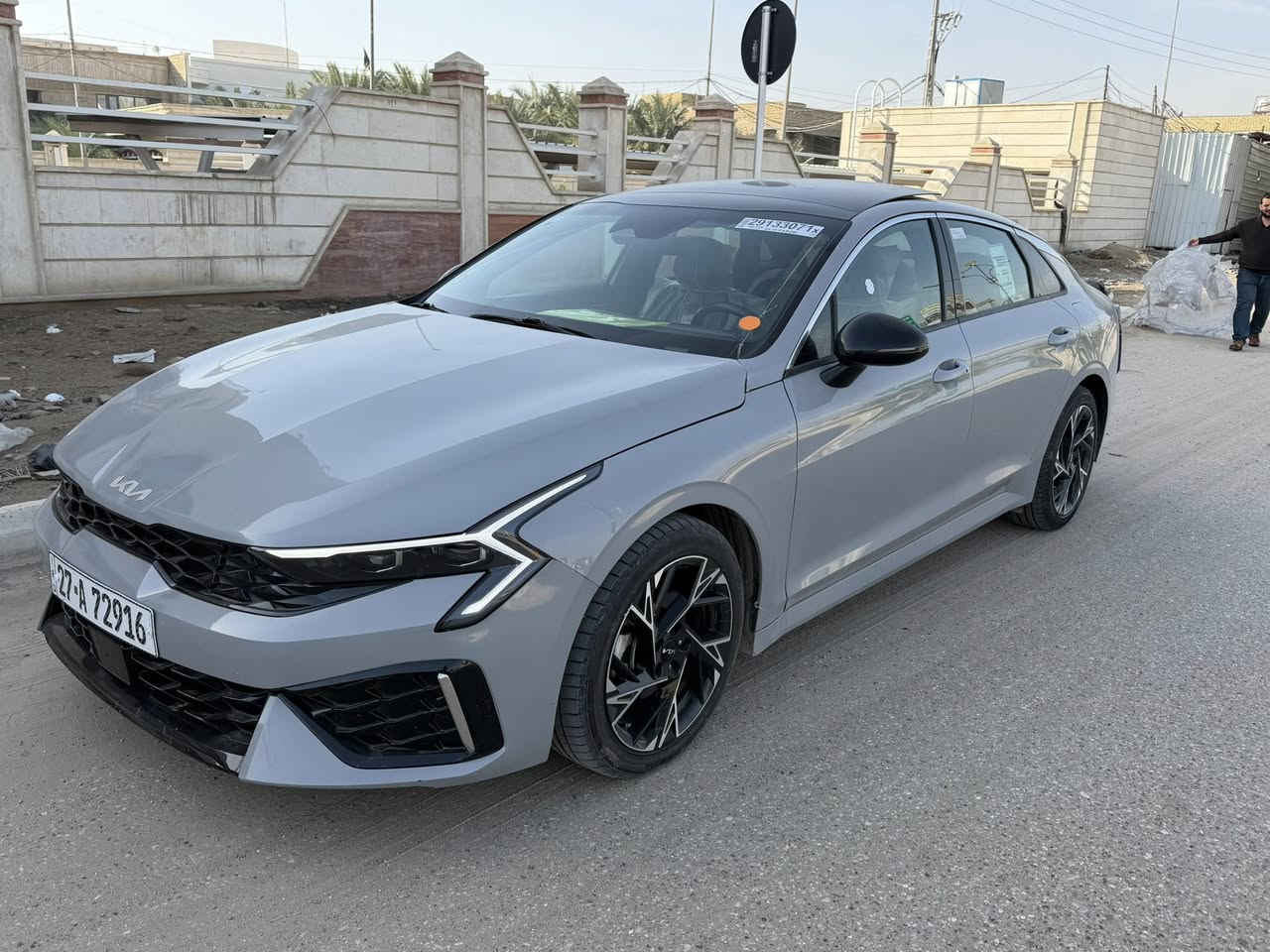 السلام عليكم
للبيع كيا K5

ماشية (9الف  

الفئة جيتي لاين فول مواصفات 

الموديل 2025

رقم ذي قار ( معوقين)  

الضرر بنيد تبديل

المواصفات 

1- محرك 2500

2- كامره

3- رادار خلفي + امامي 

4- رادار جانبي مانع اجتياز 

5- بصمة ابواب + تشغيل عن بعد 

6- زنون عالي ناصي 

7- سقف بنوراما 

8- مقاعد جلد اصلي احمر مختوم جيتي لاين

9- اشاير بالمري 

10- مقعد السائق كهربائي 

11- هاند بريك بصمة 

12- تحديد مسار 

13- شاشة كبيرةً مع كامرة دوارة 

14- ستيرن رياضي حرف D مختوم جيتي لاين

15- مثبت سرعة 

16- شاحن هاتف 

17 - شاشة كار بلاي واندرويد 

18- ٤ وضعيات قيادة ايكو+ سبورت + سمارت + نورمل

19- فتح جنطة بصمة وعند الاقتراب 

20- قيادة ذاتية على خطوط البيضاء 

وباقي المواصفات معروفة في فئة 

***********

السعر ((185 

مكان السيارة الناصريه
