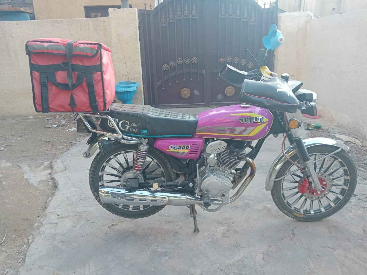 سلام عليكم شباب دراجه موديل ٢٥ نضافه خير من الله كامله مناقصها شي بعدها جديده بيها فقط طعجه بلويل الخلفي وممئثر عليها موصله ٧٥٠ *********** مكاني تقاطع درويش
