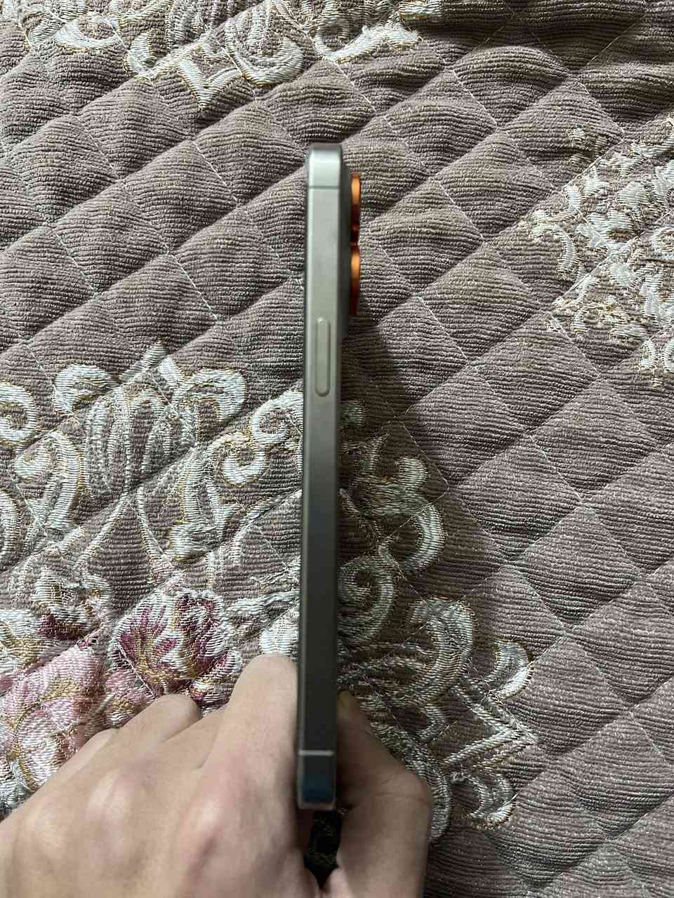 سلام عليكم للبيع ايفون 15 pro max بلادي  بطارية 98 ذاكرة 256 بعده جديد مأخذه على أيدي بالباكيت للاستفسار
***********
