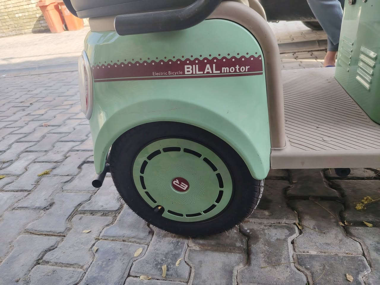 دراجة شحن للبيع
Bilal Motor

فوووووول 

كهربائيات شغالة

اخت الجديدة بعد احلئ من الصور

ب٩٠٠ وبيها مجال قليل
بغداد  حي العدل

***********
